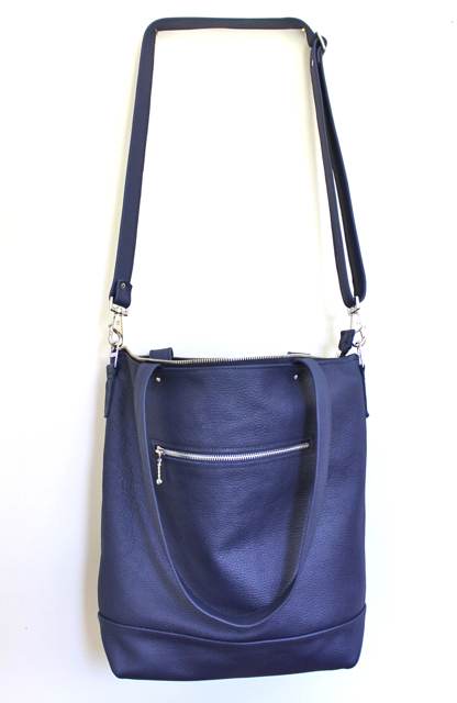 blueberry travel tote